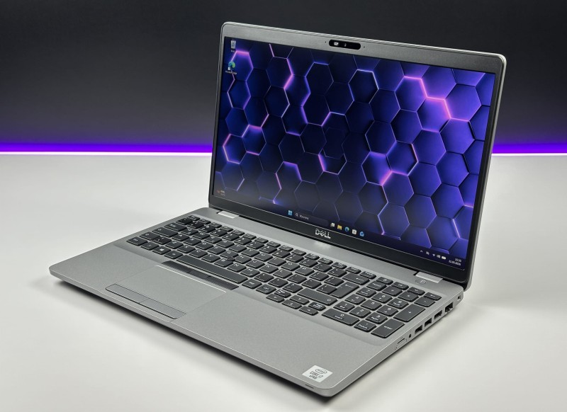 Dell Latitude 5511 z i7-10850H i grafiką MX250 to wydajny laptop do pracy, projektów i codziennych zadań. Ekran FHD zapewnia wygodę użytkowania (5).JPG