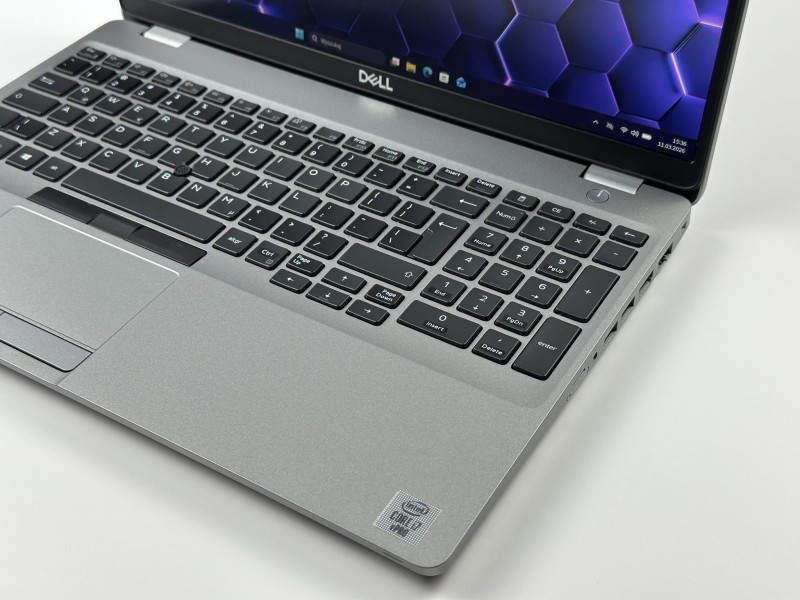 Dell Latitude 5511 z i7-10850H i grafiką MX250 to wydajny laptop do pracy, projektów i codziennych zadań. Ekran FHD zapewnia wygodę użytkowania (6).JPG
