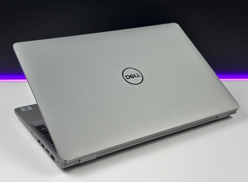 Dell Latitude 5511 z i7-10850H i grafiką MX250 to wydajny laptop do pracy, projektów i codziennych zadań. Ekran FHD zapewnia wygodę użytkowania (8).JPG