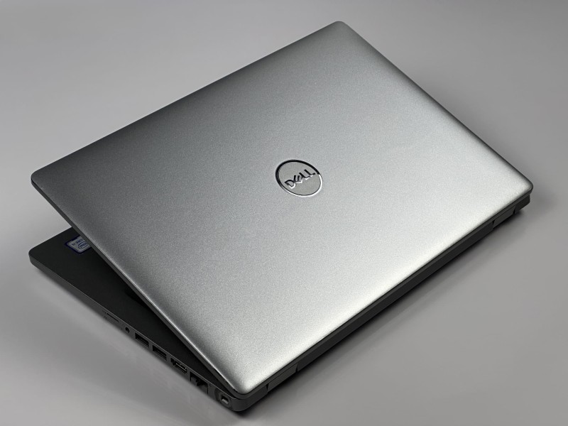 Latitude 5400 Chromebook i5, 16GB RAM i 256GB SSD. Dotykowy 14” FHD oraz modem LTE czynią go idealnym do pracy w chmurze i mobilnego biura.