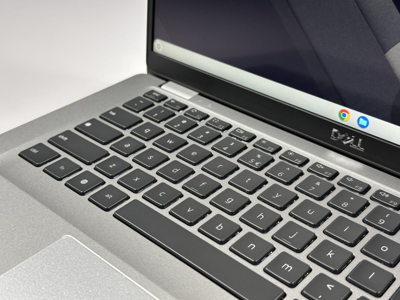 Latitude 5400 Chromebook i5, 16GB RAM i 256GB SSD. Dotykowy 14” FHD oraz modem LTE czynią go idealnym do pracy w chmurze i mobilnego biura.