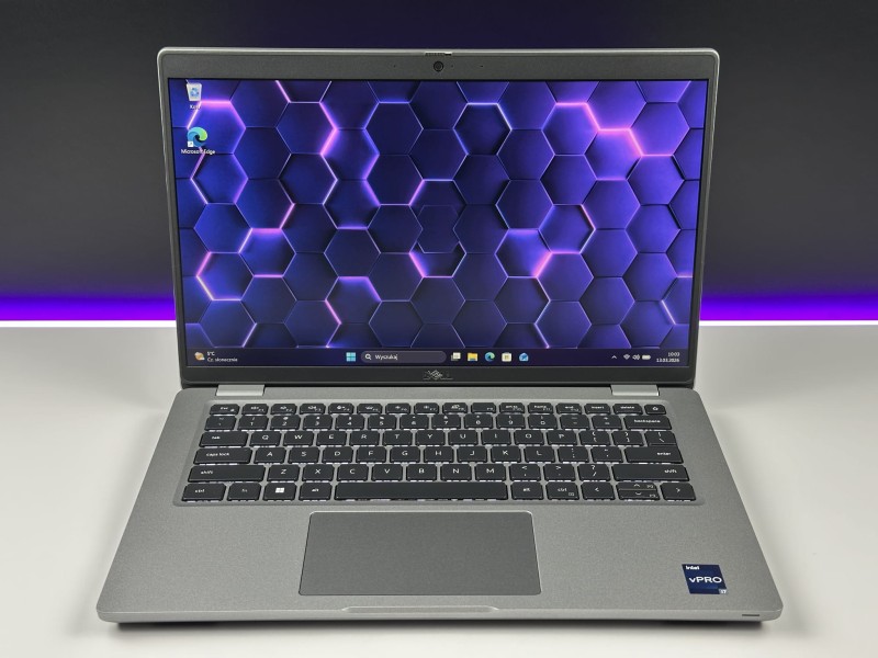 Dell Latitude 5431 z i7-1270P i ekranem FHD 14" to wydajny laptop biznesowy do pracy biurowej, mobilnej i codziennych zadań. Klawiatura QWERTY PL.