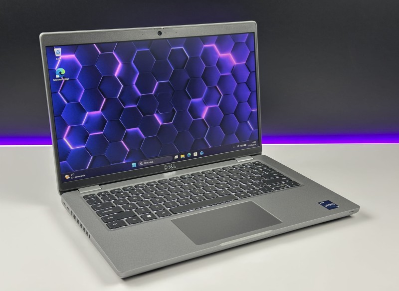 Dell Latitude 5431 z i7-1270P i ekranem FHD 14" to wydajny laptop biznesowy do pracy biurowej, mobilnej i codziennych zadań. Klawiatura QWERTY PL.