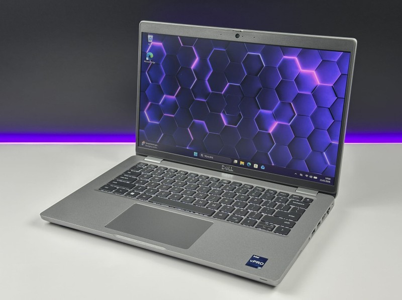 Dell Latitude 5431 z i7-1270P i ekranem FHD 14" to wydajny laptop biznesowy do pracy biurowej, mobilnej i codziennych zadań. Klawiatura QWERTY PL.
