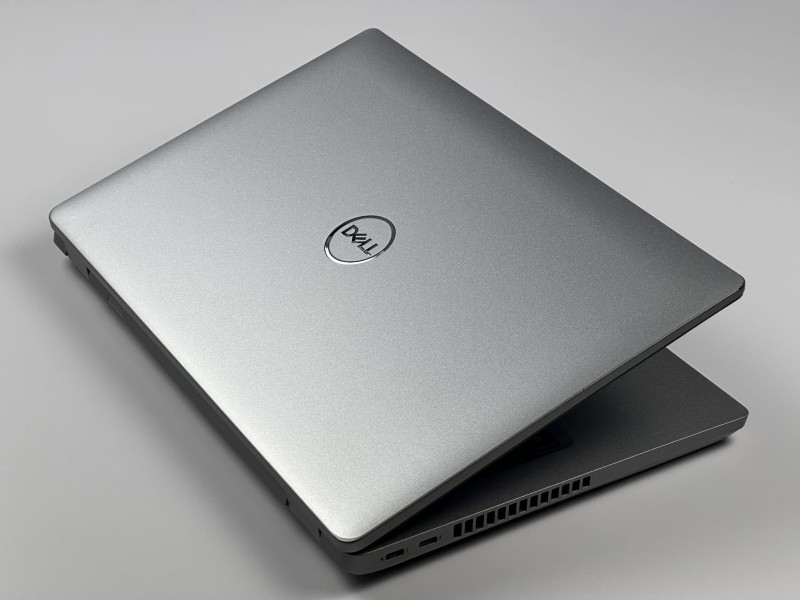 Dell Latitude 5431 z i7-1270P i ekranem FHD 14" to wydajny laptop biznesowy do pracy biurowej, mobilnej i codziennych zadań. Klawiatura QWERTY PL.