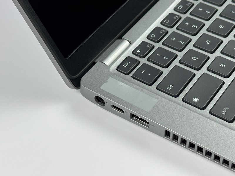 Latitude 5400 Chromebook i5, 16GB RAM i 256GB SSD. Dotykowy 14” FHD oraz modem LTE czynią go idealnym do pracy w chmurze i mobilnego biura.