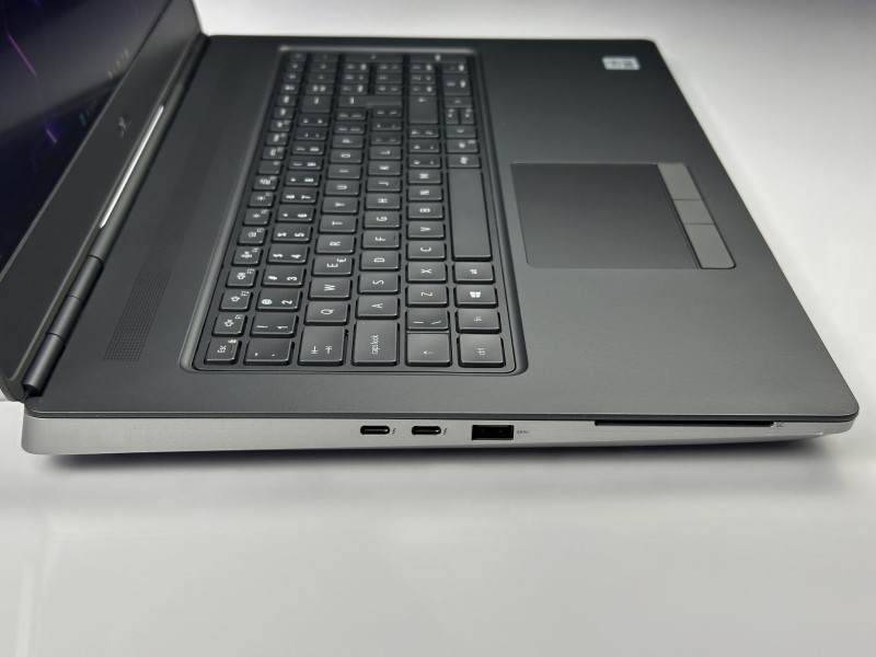 Dell Precision 7750 z i7-10750H i RTX4000 – profesjonalna stacja robocza stworzona do grafiki 3D, CAD i wymagających projektów inżynieryjnych.