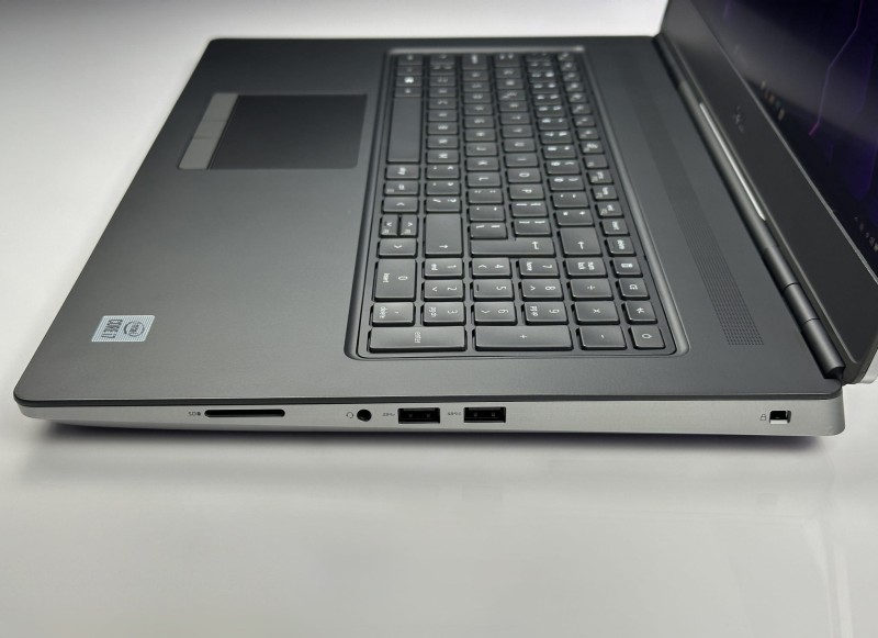 Dell Precision 7750 z i7-10750H i RTX4000 – profesjonalna stacja robocza stworzona do grafiki 3D, CAD i wymagających projektów inżynieryjnych.