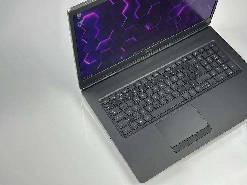 Dell Precision 7750 z i7-10750H i RTX4000 – profesjonalna stacja robocza stworzona do grafiki 3D, CAD i wymagających projektów inżynieryjnych.