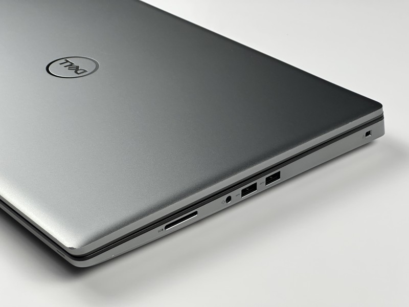 Dell Precision 7750 z i7-10850H i RTX3000 – profesjonalna stacja robocza stworzona do grafiki 3D, CAD i wymagających projektów inżynieryjnych.