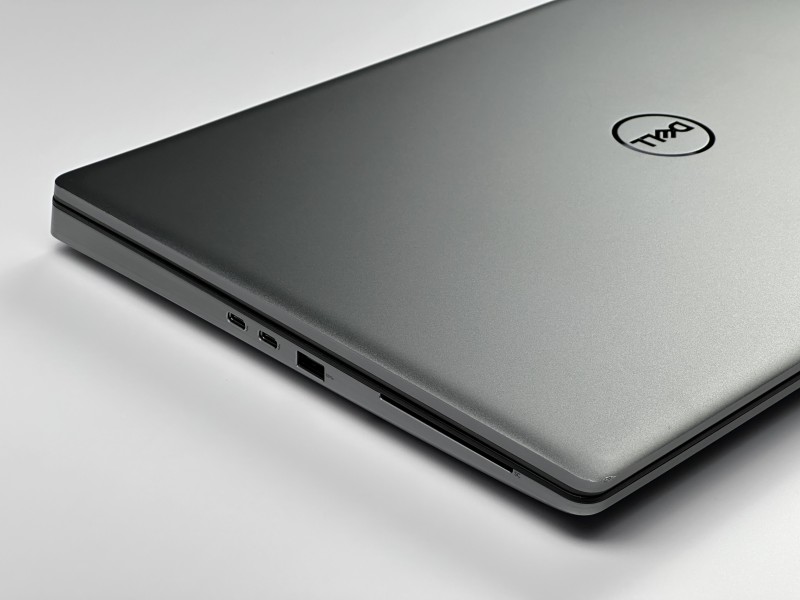 Dell Precision 7750 z i7-10850H i RTX3000 – profesjonalna stacja robocza stworzona do grafiki 3D, CAD i wymagających projektów inżynieryjnych.