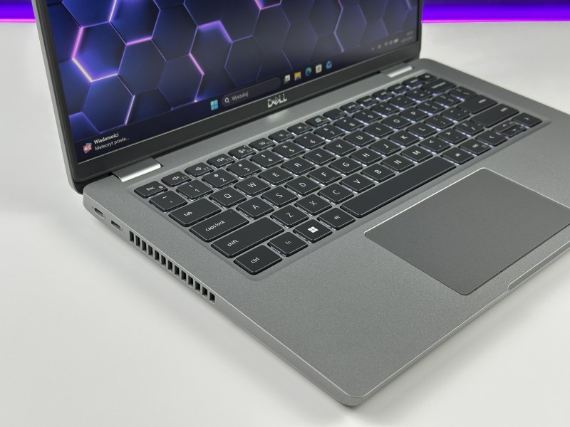 Dell Latitude 5431 z i5-1250P i FHD – nowoczesny laptop biznesowy, który łączy wysoką wydajność z mobilnością, idealny do codziennej pracy i podróży.