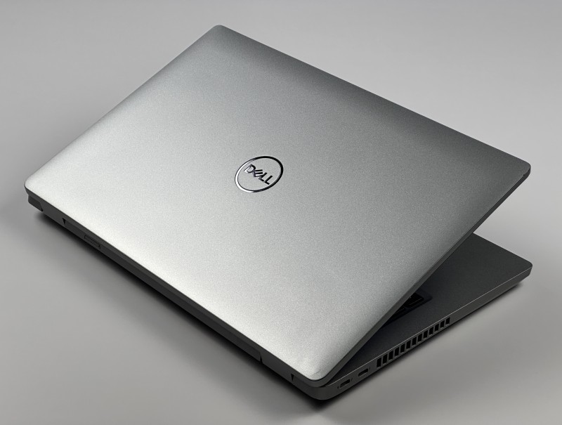 Dell Latitude 5431 z i5-1250P i FHD – nowoczesny laptop biznesowy, który łączy wysoką wydajność z mobilnością, idealny do codziennej pracy i podróży.