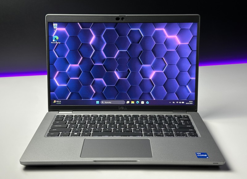 Dell Latitude 5431 z i5-1250P i FHD – nowoczesny laptop biznesowy, który łączy wysoką wydajność z mobilnością, idealny do codziennej pracy i podróży.