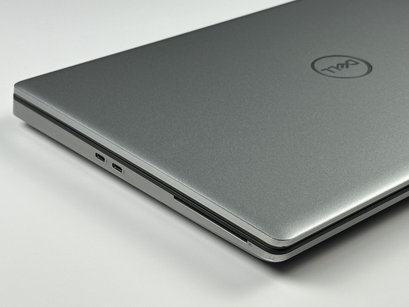 Dell Precision 7550 i7-10850H, 15.6", RTX 3000 – wydajna mobilna stacja robocza do CAD, 3D, renderingu, grafiki, inżynierii i profesjonalnych zadań.