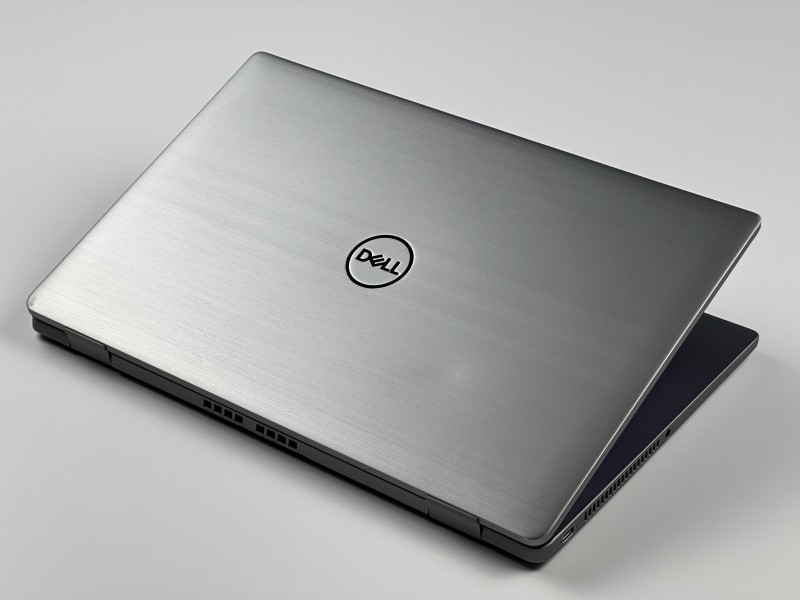 Dell Latitude 7430 – i5-1245U, 16GB RAM i FHD 14". Metalowa obudowa i klawiatura US. Lekki, szybki ultrabook biznesowy idealny do pracy mobilnej.