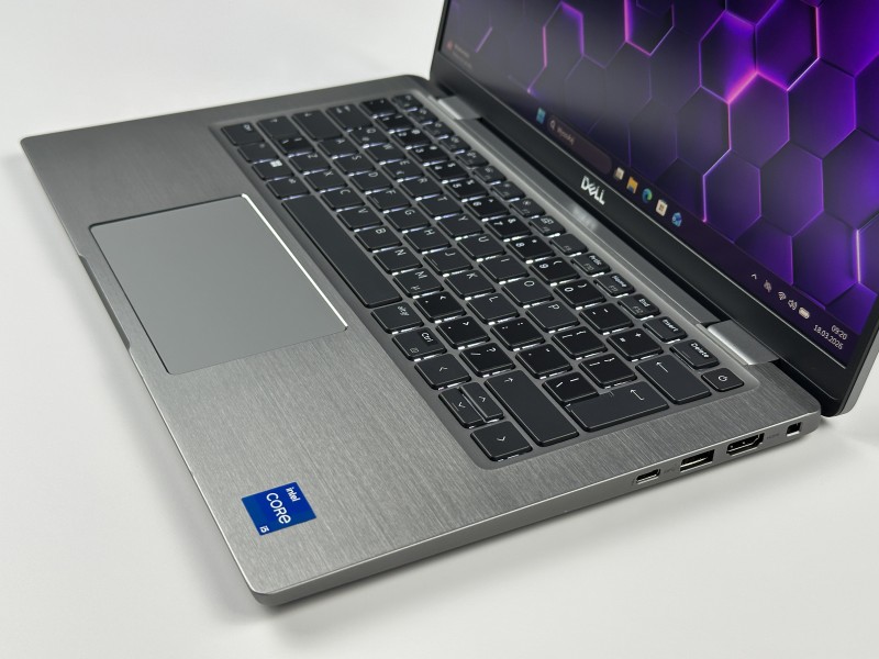 Dell Latitude 7430 z i5-1245U, dotykowym ekranem FHD 14" i metalową obudową to elegancki laptop biznesowy z 16 GB pamięci lutowanej.