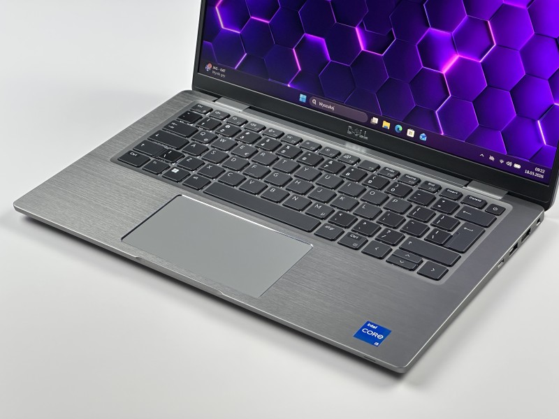 Dell Latitude 7430 z i5-1245U, dotykowym ekranem FHD 14" i metalową obudową to elegancki laptop biznesowy z 16 GB pamięci lutowanej.