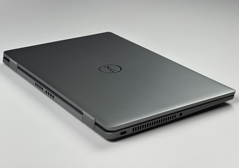 Dell Latitude 7430 z i5-1245U, dotykowym ekranem FHD 14" i metalową obudową to elegancki laptop biznesowy z 16 GB pamięci lutowanej.