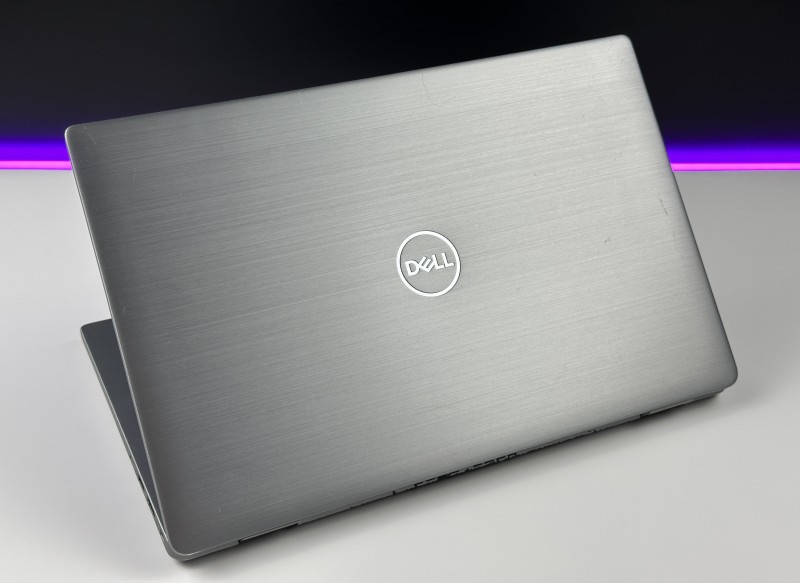 Dell Latitude 7430 z i5-1245U, dotykowym ekranem FHD 14" i metalową obudową to elegancki laptop biznesowy z 16 GB pamięci lutowanej.