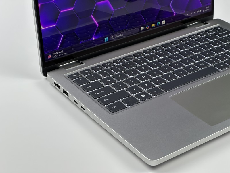 Dell Pro 14 Plus PB14250 2in1 Ultra 5 236V, 16GB LPDDR5, 14" FHD+ dotyk – nowoczesny laptop biznesowy 2w1 do pracy mobilnej i wielozadaniowej.