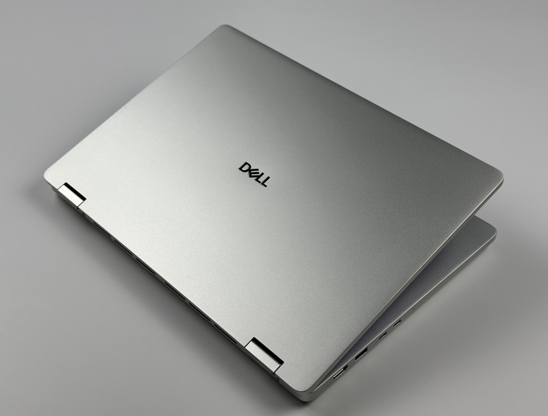 Dell Pro 14 Plus PB14250 2in1 Ultra 5 236V, 16GB LPDDR5, 14" FHD+ dotyk – nowoczesny laptop biznesowy 2w1 do pracy mobilnej i wielozadaniowej.