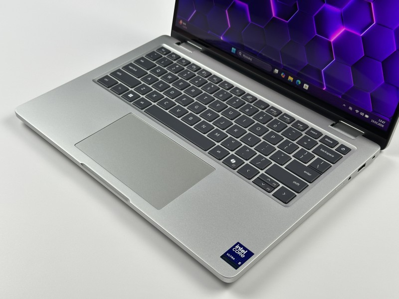 Dell Pro 14 Plus PB14250 2in1 Ultra 5 236V, 16GB LPDDR5, 14" FHD+ dotyk – nowoczesny laptop biznesowy 2w1 do pracy mobilnej i wielozadaniowej.
