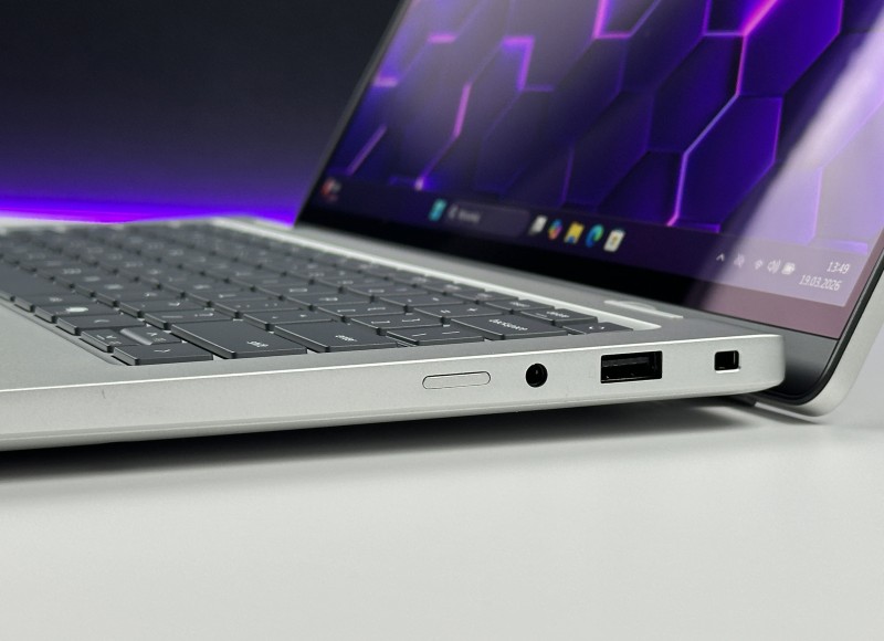 Dell Pro 14 Plus PB14250 2in1 Ultra 5 236V, 16GB LPDDR5, 14" FHD+ dotyk – nowoczesny laptop biznesowy 2w1 do pracy mobilnej i wielozadaniowej.