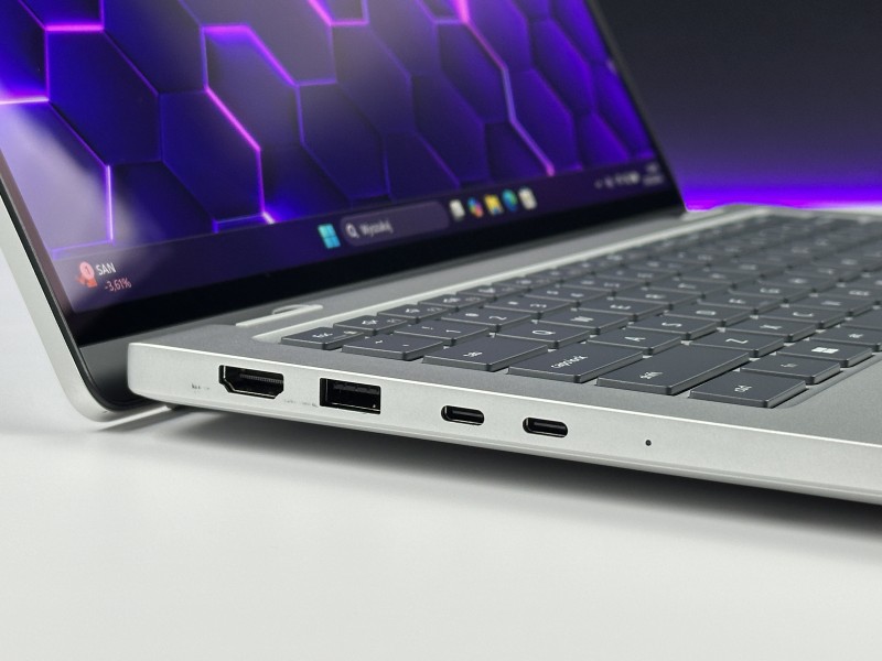 Dell Pro 14 Plus PB14250 2in1 Ultra 5 236V, 16GB LPDDR5, 14" FHD+ dotyk – nowoczesny laptop biznesowy 2w1 do pracy mobilnej i wielozadaniowej.