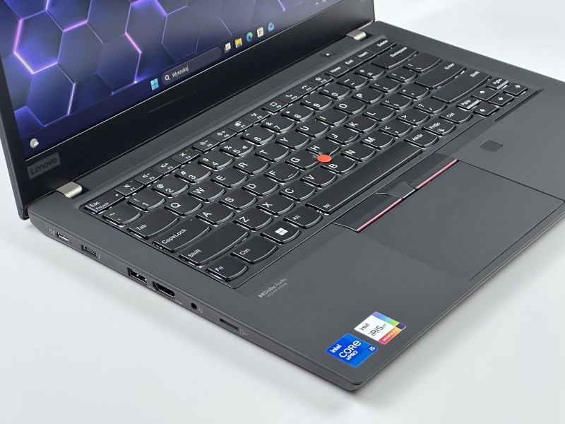 Lenovo ThinkPad T14 Gen 2 i5-1145G7, 14" FHD – biznesowy laptop do pracy mobilnej z klawiaturą US i obsługą polskich znaków.