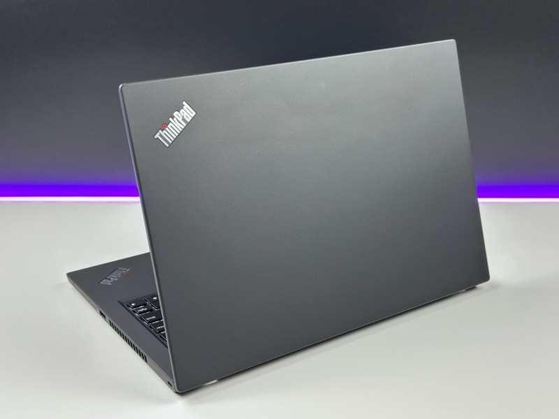 Lenovo ThinkPad T14 Gen 2 i5-1145G7, 14" FHD – biznesowy laptop do pracy mobilnej z klawiaturą US i obsługą polskich znaków.