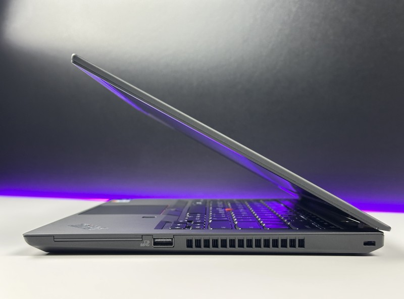 Lenovo ThinkPad T14 Gen 2 i5-1145G7, 14" FHD – biznesowy laptop do pracy mobilnej z klawiaturą US i obsługą polskich znaków.