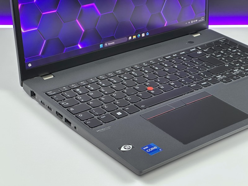 Lenovo ThinkPad T16 Gen 1 i7-1255U, 16" QHD+ – biznesowy laptop o wysokiej rozdzielczości do pracy biurowej, analitycznej i wielozadaniowej.