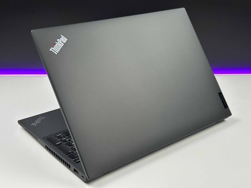 Lenovo ThinkPad T16 Gen 1 i7-1255U, 16" QHD+ – biznesowy laptop o wysokiej rozdzielczości do pracy biurowej, analitycznej i wielozadaniowej.