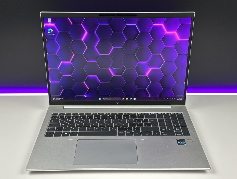 HP EliteBook 860 G9 i7-1270P, 16" FHD+ Sure View – biznesowy laptop z filtrem prywatności, idealny do pracy mobilnej i wrażliwych danych.