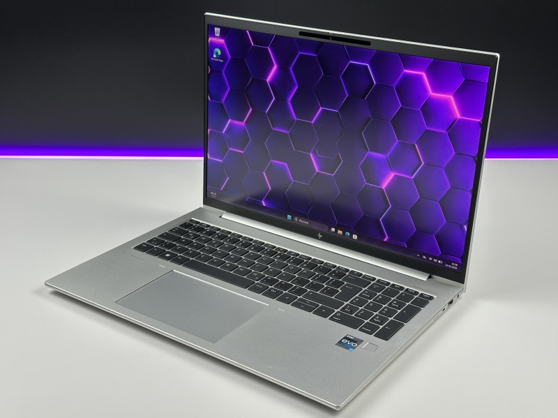 HP EliteBook 860 G9 i7-1270P, 16" FHD+ Sure View – biznesowy laptop z filtrem prywatności, idealny do pracy mobilnej i wrażliwych danych.