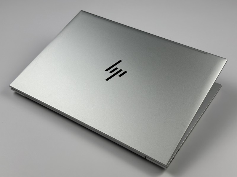 HP EliteBook 860 G9 i7-1270P, 16" FHD+ Sure View – biznesowy laptop z filtrem prywatności, idealny do pracy mobilnej i wrażliwych danych.