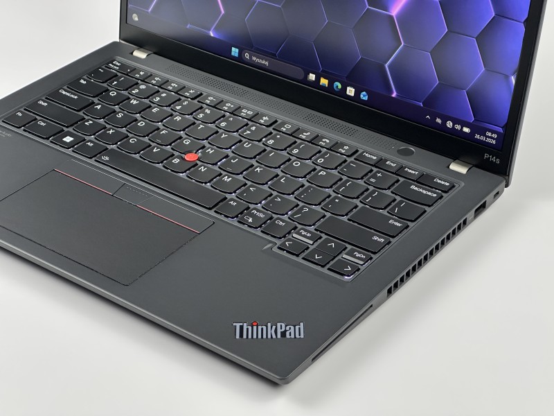 Lenovo ThinkPad P14s Gen 3 i7-1260P, T550 4GB, 14" FHD+ – mobilna stacja robocza do CAD i pracy projektowej z klawiaturą US.