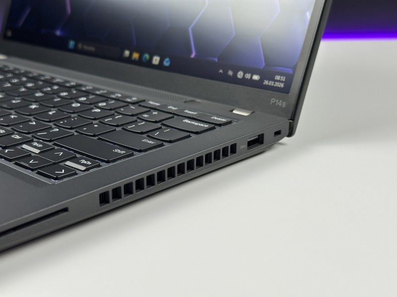 Lenovo ThinkPad P14s Gen 3 i7-1260P, T550 4GB, 14" FHD+ – mobilna stacja robocza do CAD i pracy projektowej z klawiaturą US.