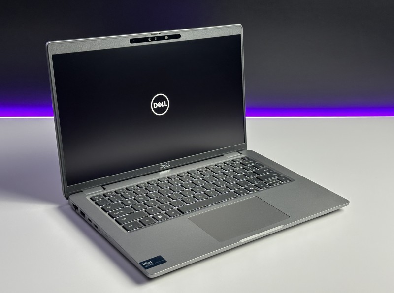 Dell Latitude 5450 Ultra 7 165U, 14" FHD, DDR5 – nowoczesny laptop biznesowy do pracy mobilnej i biurowej z klawiaturą US i wysoką wydajnością.