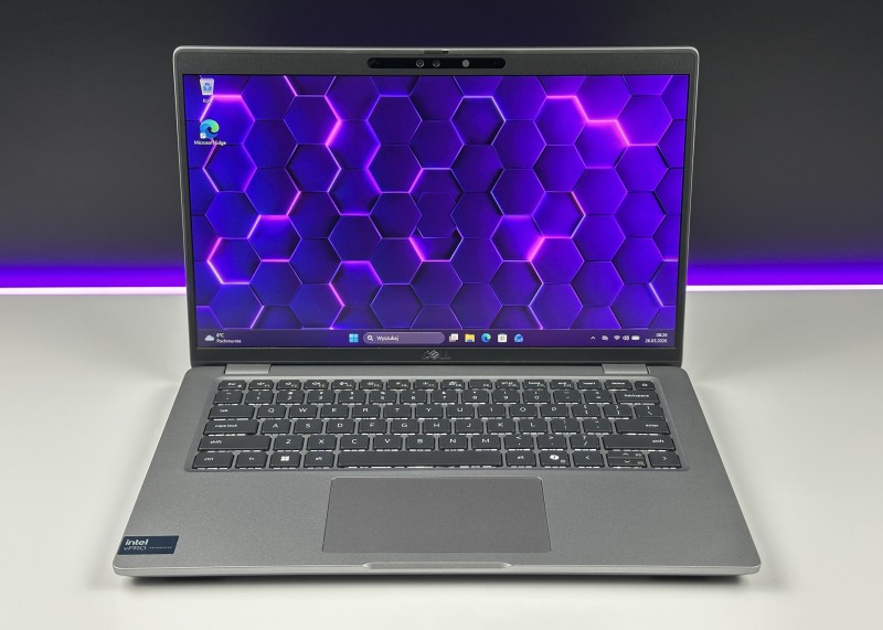 Dell Latitude 5450 Ultra 7 165U, 14" FHD, DDR5 – nowoczesny laptop biznesowy do pracy mobilnej i biurowej z klawiaturą US i wysoką wydajnością.