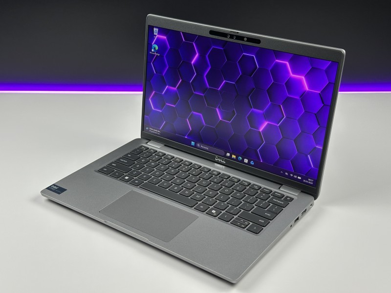 Dell Latitude 5450 Ultra 7 165U, 14" FHD, DDR5 – nowoczesny laptop biznesowy do pracy mobilnej i biurowej z klawiaturą US i wysoką wydajnością.