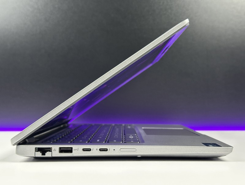 Dell Latitude 5450 Ultra 7 165U, 14" FHD, DDR5 – nowoczesny laptop biznesowy do pracy mobilnej i biurowej z klawiaturą US i wysoką wydajnością.