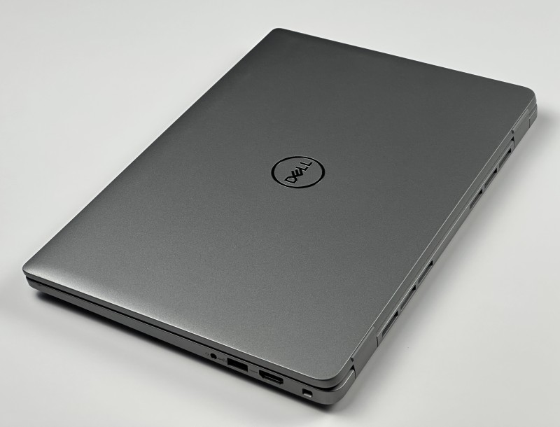 Dell Latitude 5450 Ultra 7 165U, 14" FHD, DDR5 – nowoczesny laptop biznesowy do pracy mobilnej i biurowej z klawiaturą US i wysoką wydajnością.