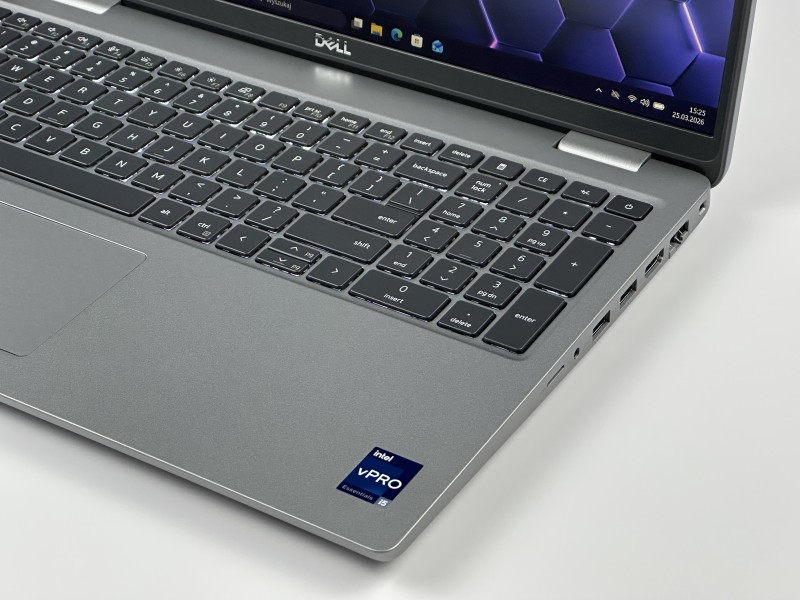 Dell Precision 3580 i5-1335U, matryca 15,6" FHD – wydajny laptop biznesowy do pracy biurowej i projektowej z klawiaturą US.