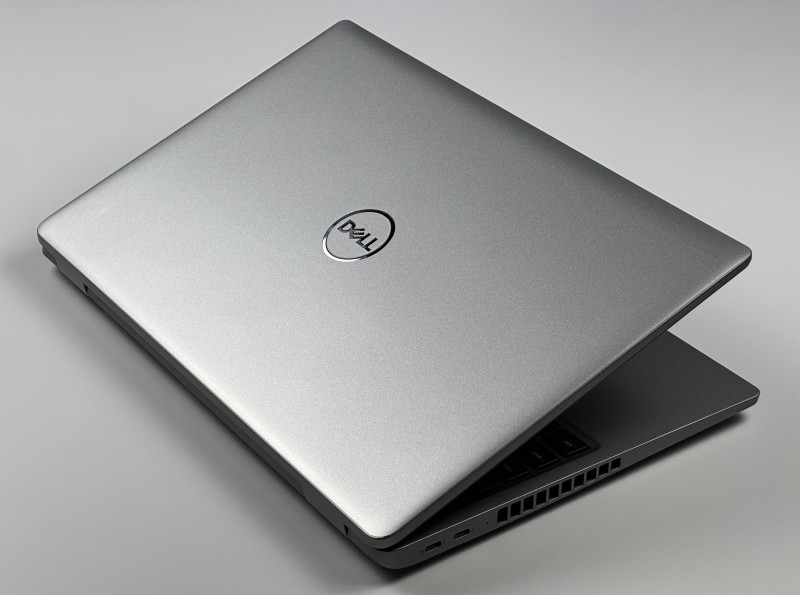 Dell Precision 3580 i5-1335U, matryca 15,6" FHD – wydajny laptop biznesowy do pracy biurowej i projektowej z klawiaturą US.