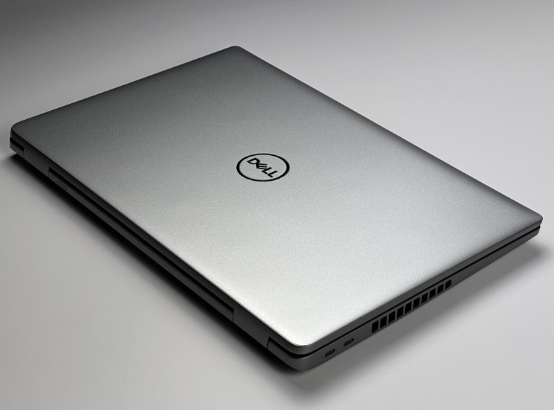 Dell Precision 3580 i5-1335U, matryca 15,6" FHD – wydajny laptop biznesowy do pracy biurowej i projektowej z klawiaturą US.