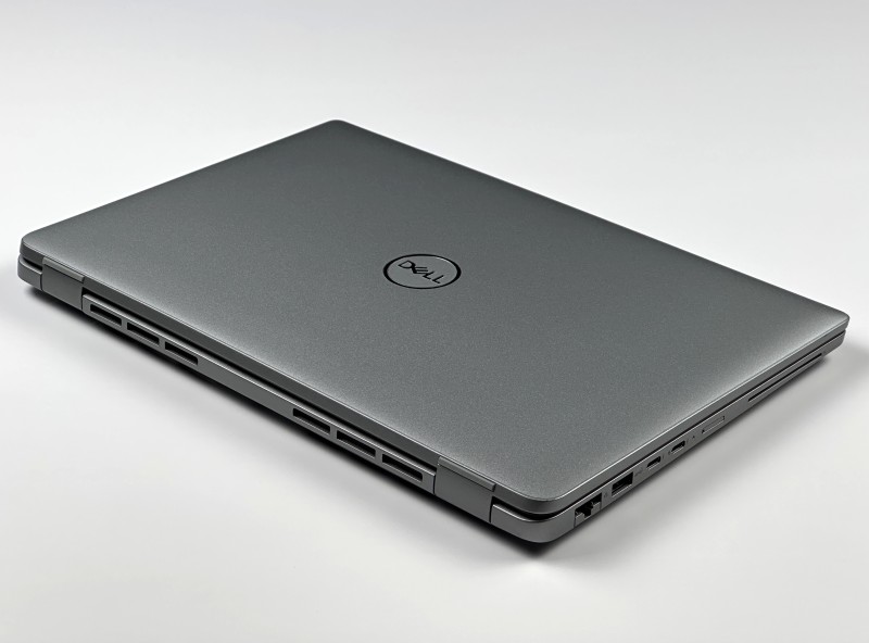 Dell Latitude 5440 i5-1350P, klawiatura US – nowoczesny laptop biznesowy do pracy zdalnej, biura i multitaskingu. Szybki, energooszczędny i solidny.