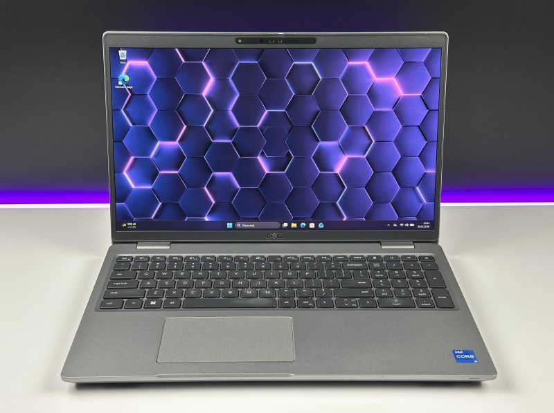 Dell Latitude 5531 i5-12500H, 15,6" FHD – wydajny laptop biznesowy do pracy biurowej i mobilnej z klawiaturą US i polskimi znakami.