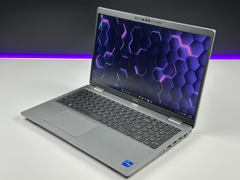 Dell Latitude 5531 i5-12500H, 15,6" FHD – wydajny laptop biznesowy do pracy biurowej i mobilnej z klawiaturą US i polskimi znakami.